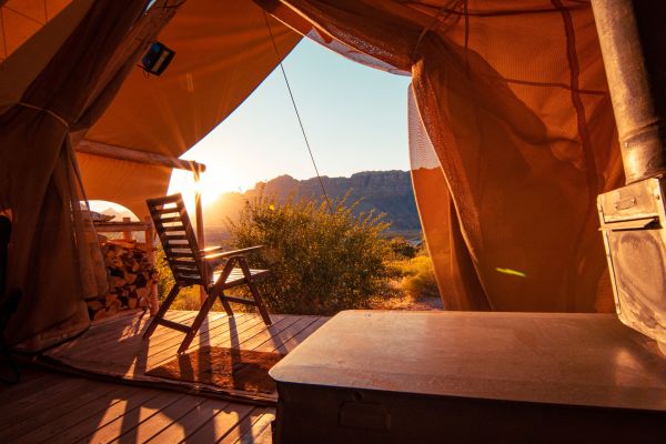 Digitales Entgiften beim Glamping: Deine Auszeit vom Alltag