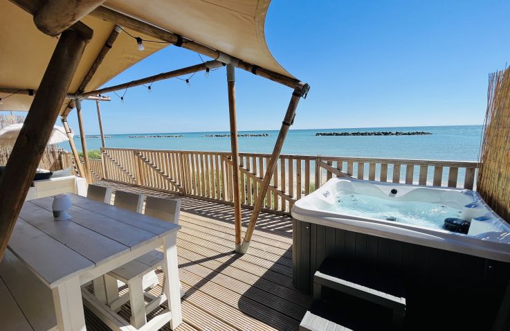 Villa Alwin Beach Resort - Luxuriöse Zelte am Strand von Le Marche